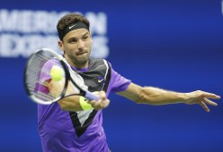 包含费德勒连续七场比赛得分超过高光表现，曼联挑战极限！的词条